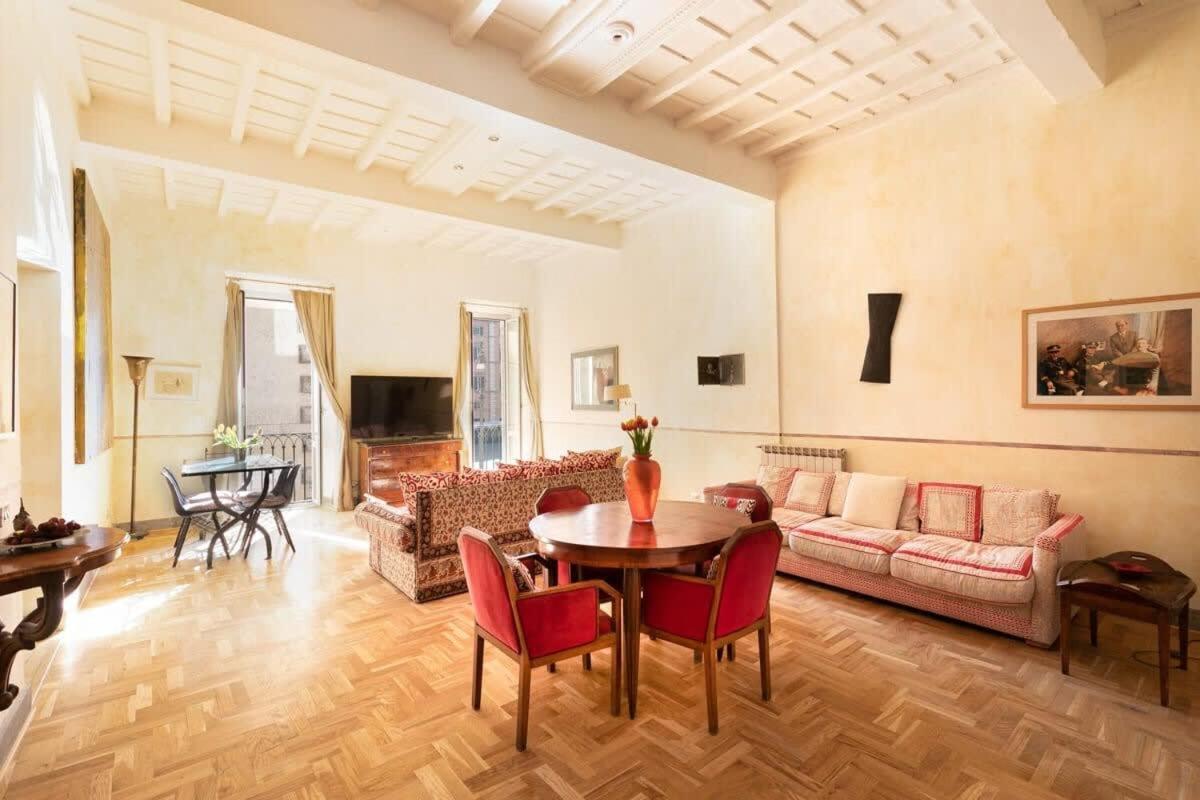 Farnese Designer Loft By Romeloft Apartment Rom